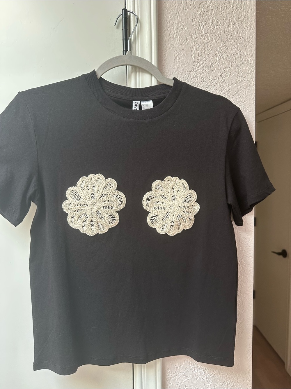 H&M Black Crewneck Tee